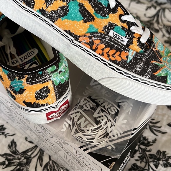 Van Doren Crayola Vans NWT - Picture 3 of 4